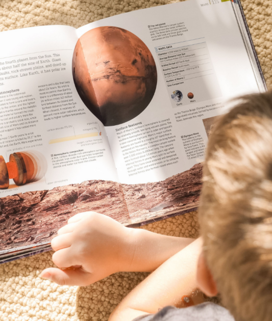 Lecture de poèmes & illustrations sur le Cosmos