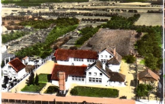 Carte postale ancienne de l'école H. Fillette Haut à l'époque école A. Camus
